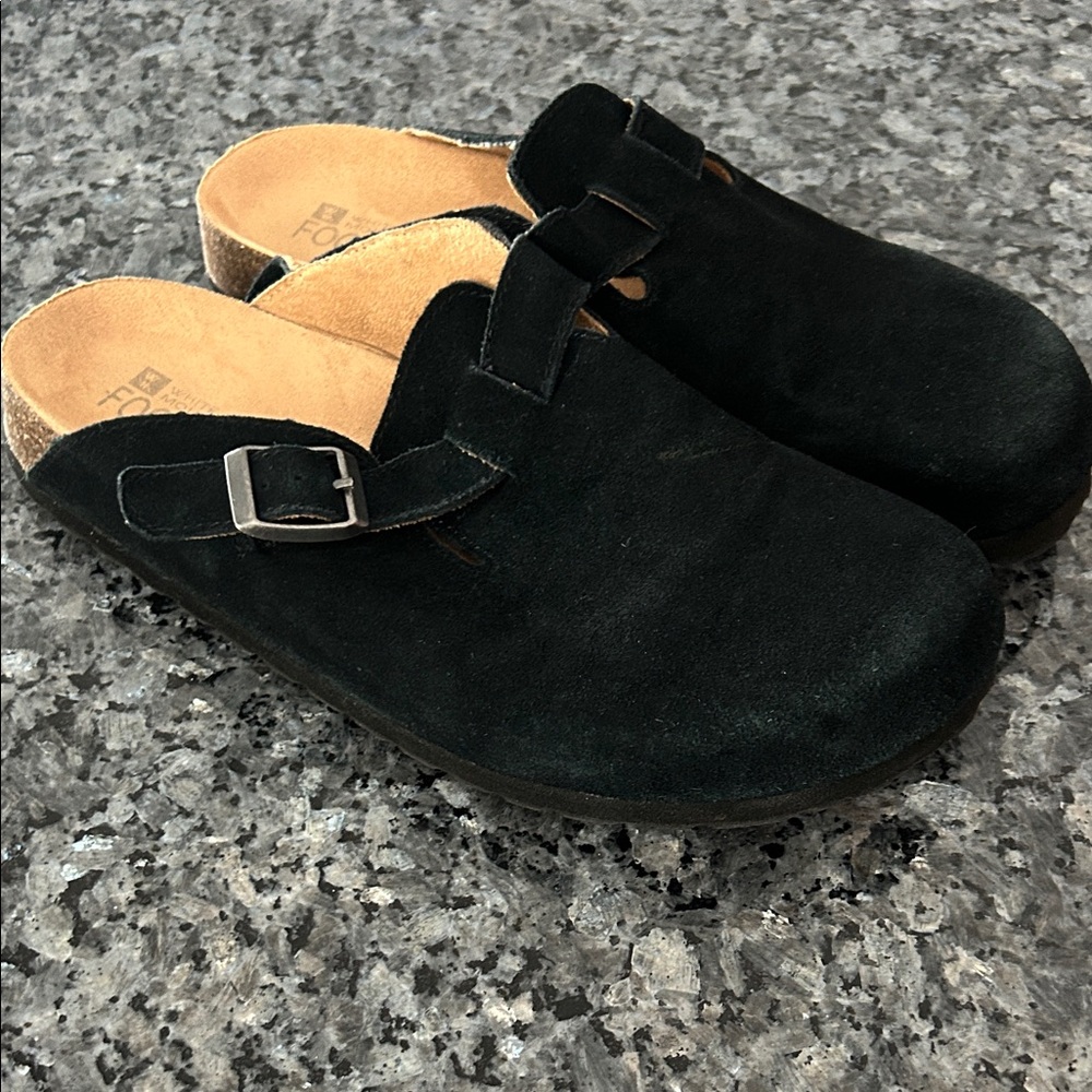 White Mountain Black Suede Mules